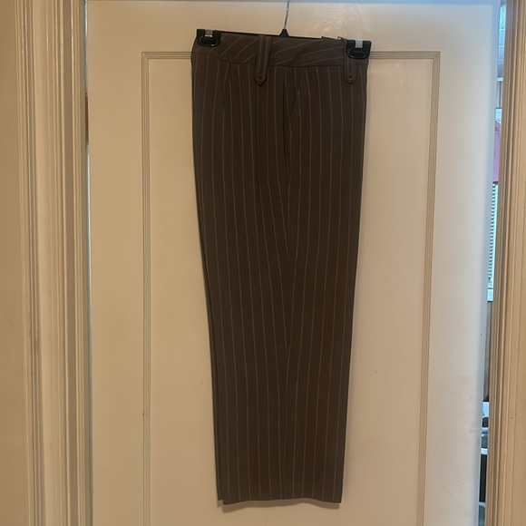 Women slacks cropped pants dress size 8 pink and gray pinstripes pants - Picture 3 of 3